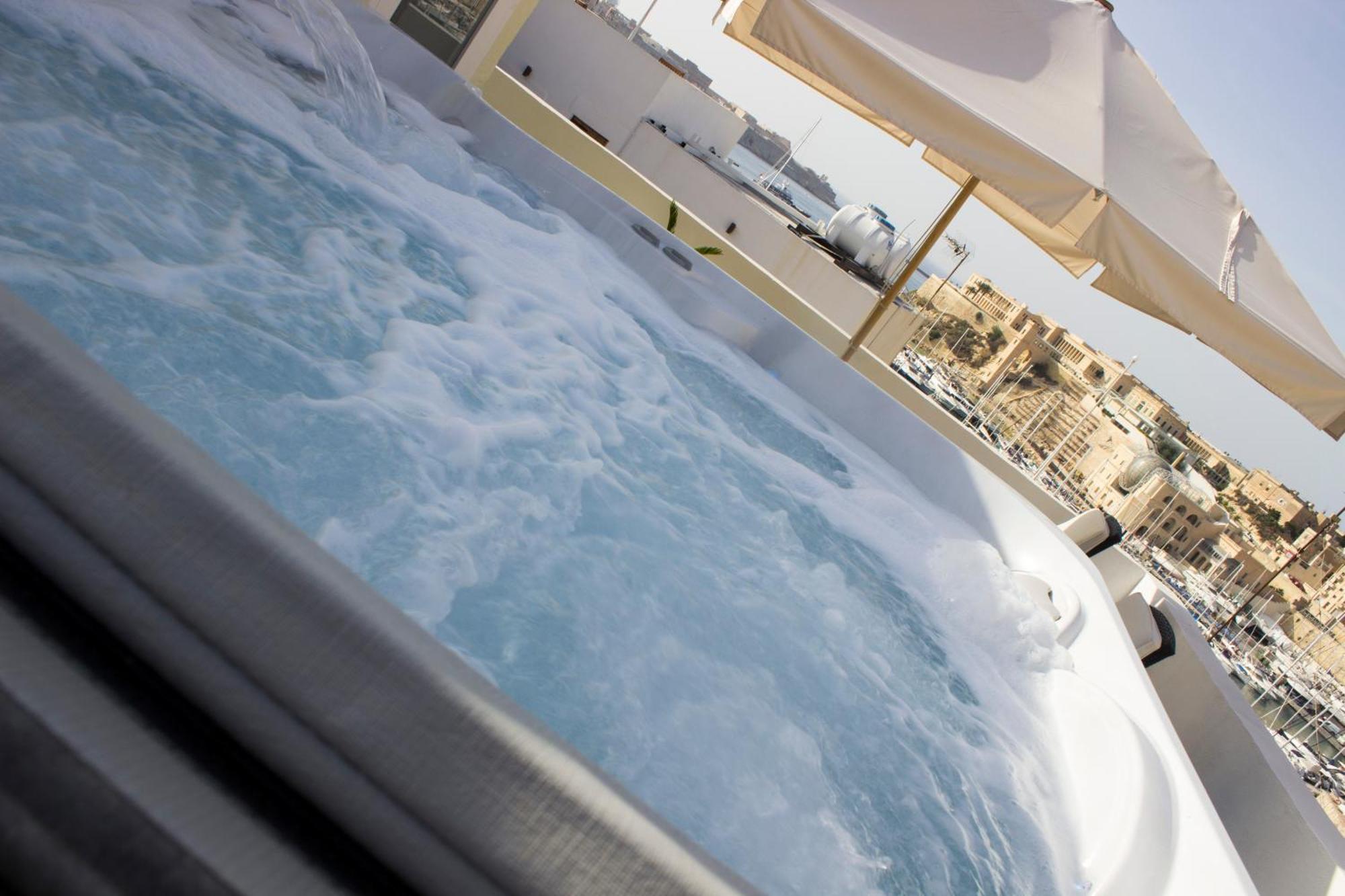 Bebirgu Palazzino Luxury 2 Jacuzzi To Share Apartment Екстериор снимка